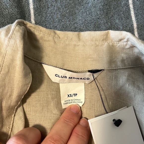 New with tags*** Club Monaco button down linen too - Picture 4 of 5